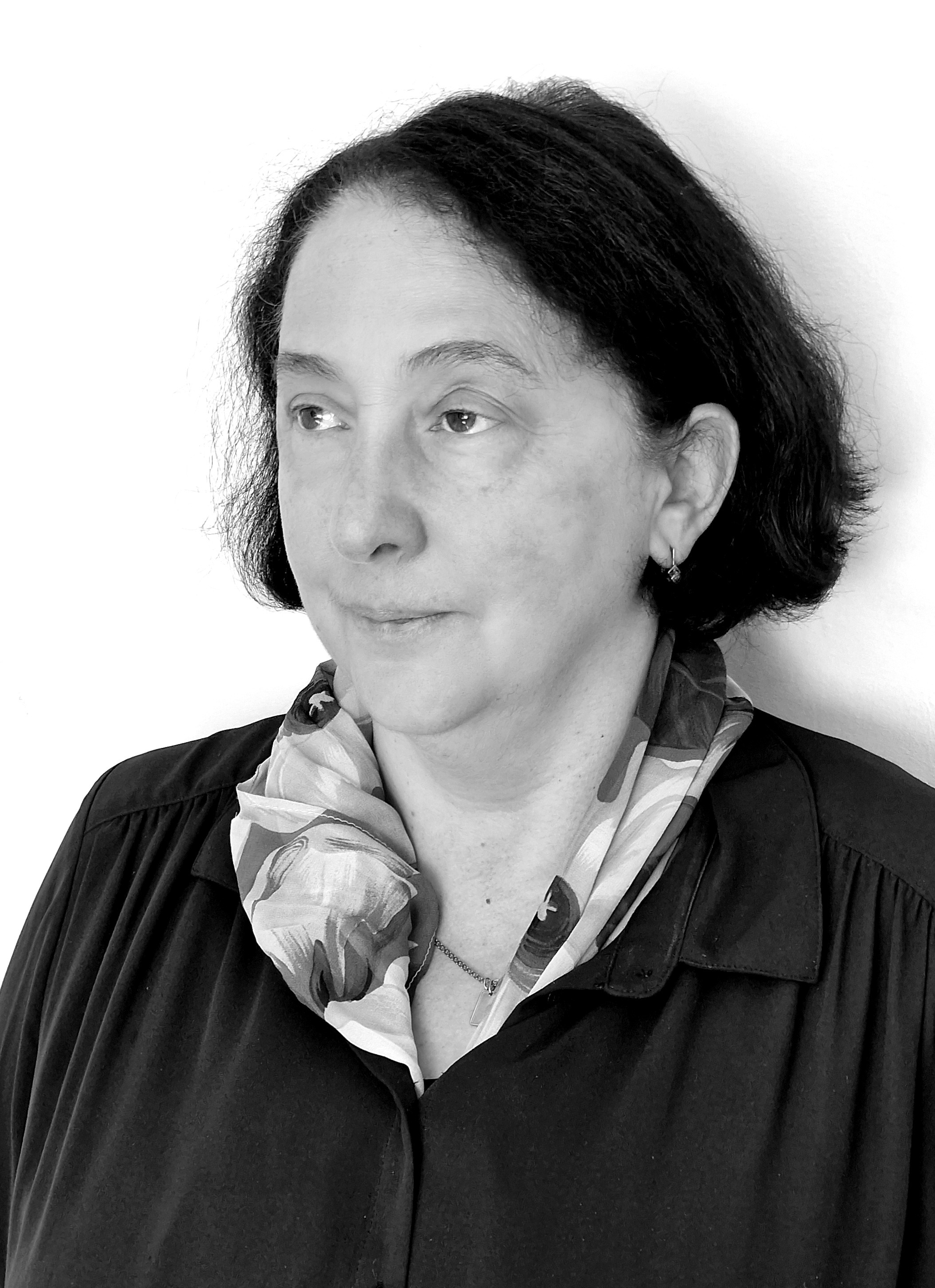 Téa Parulava